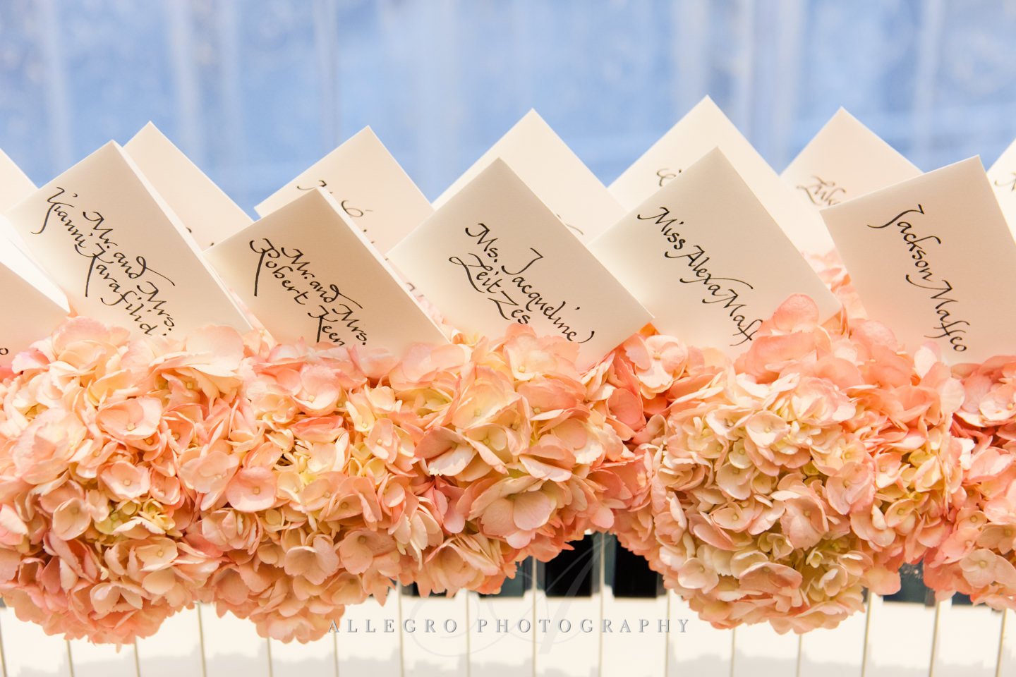 Escort card floral hedge by gregory costa st john at flou(-e)r- photo by allegro photography