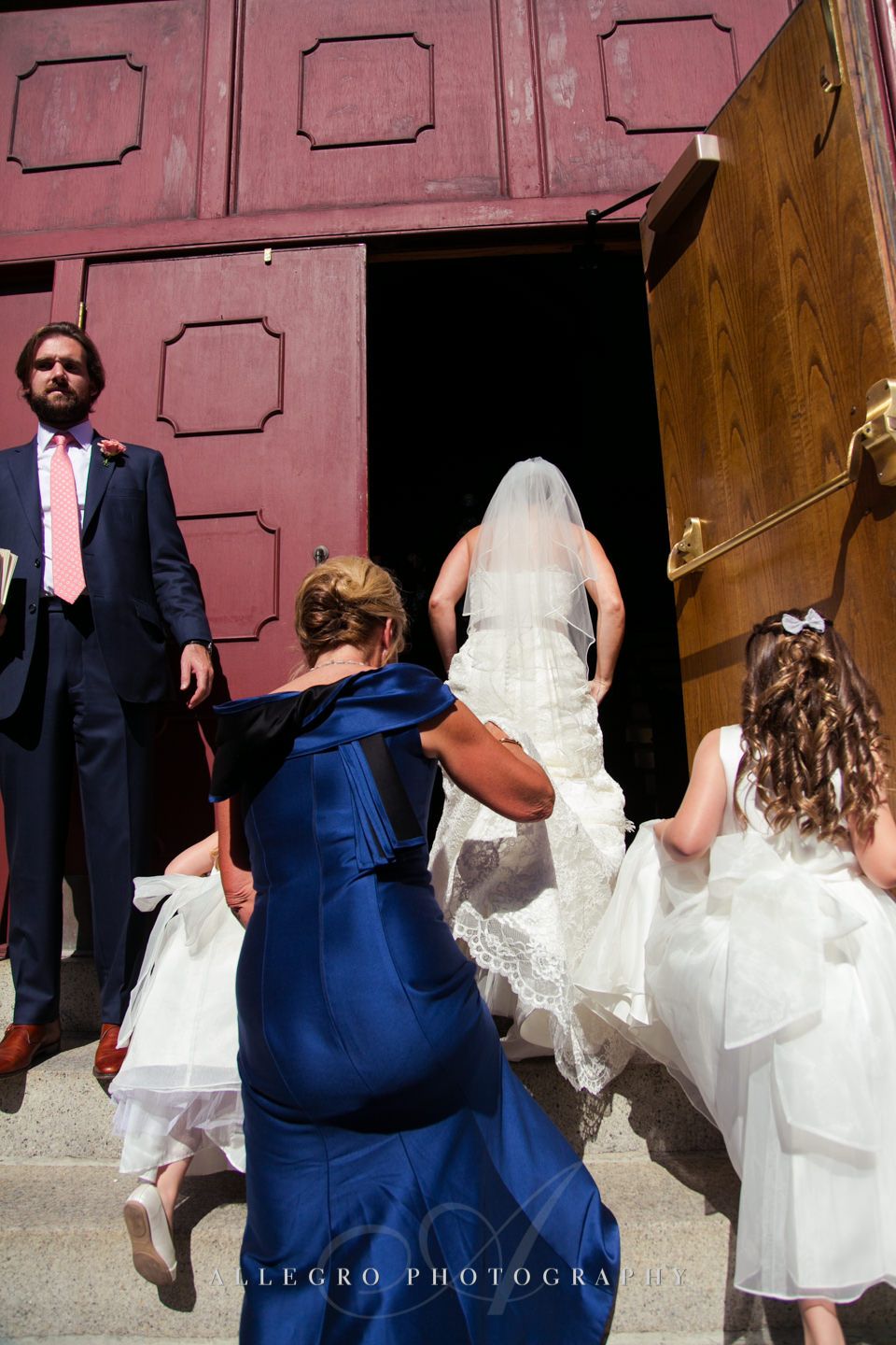 bride arrives at st mary's st catherine's church - photo by Allegro Photography