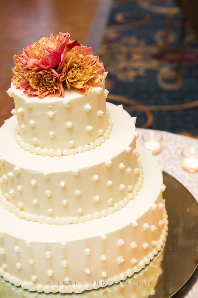 wedding cake photo by Allegro Photography