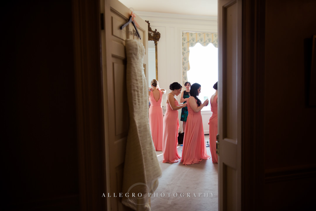 crane estate bride getting ready - photo by allegro photography