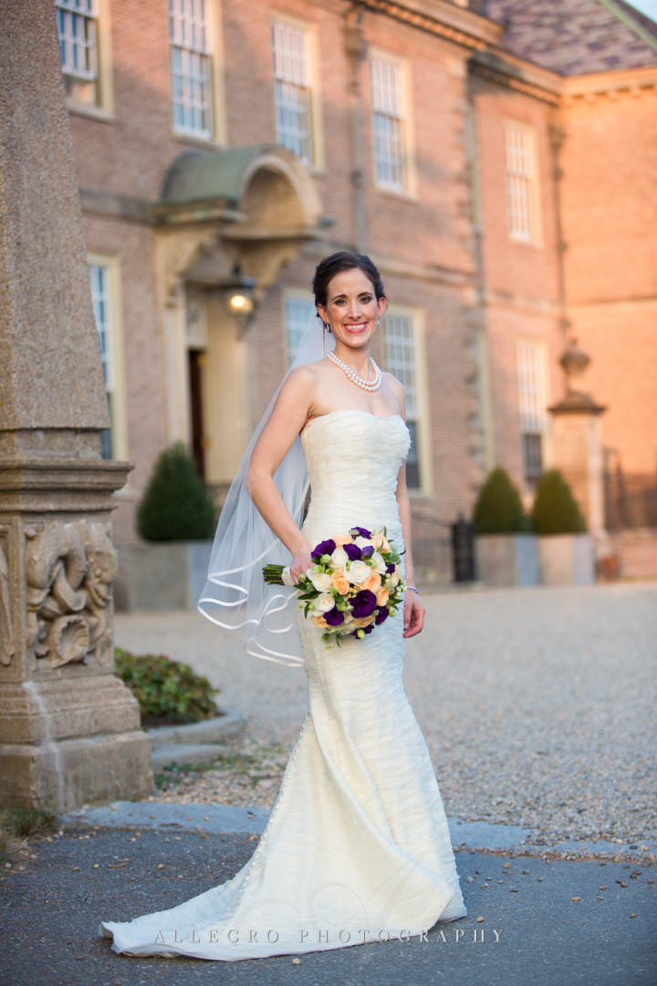 bridal portrait at the crane estate - photo by allegro photography