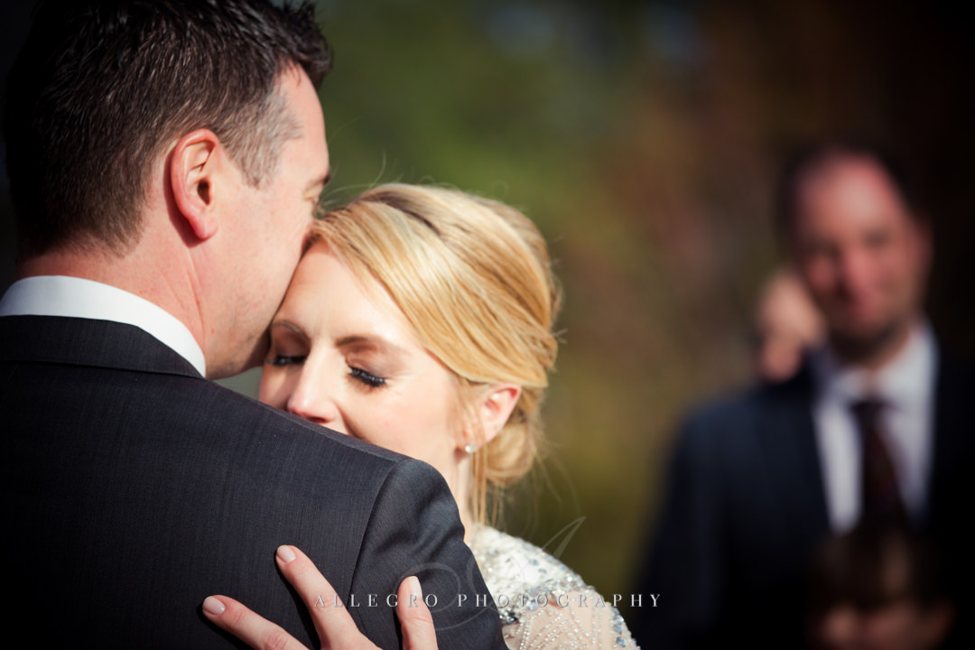 sweet wedding moment at mirbeau inn & spa - photo by allegro photography
