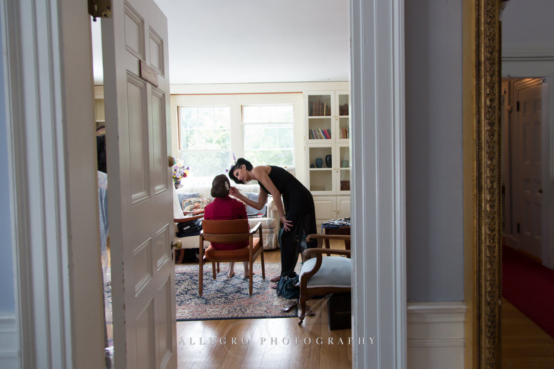 getting ready at the pierce house - photo by allegro photography