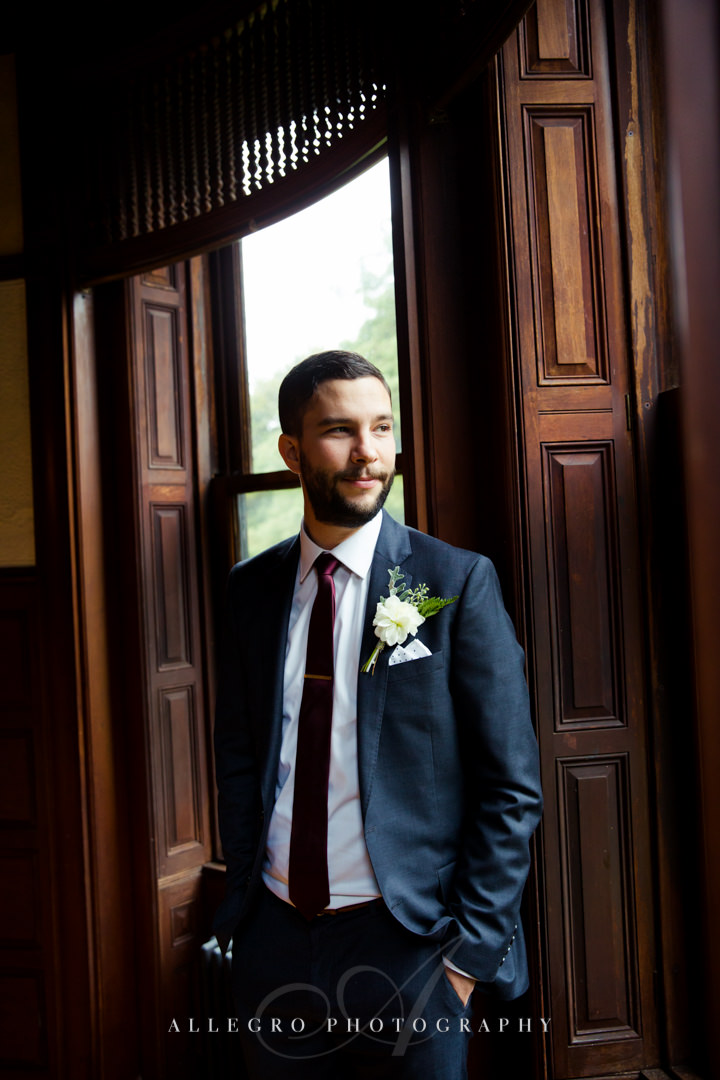 grooms portrait at the stevens estate - photo by allegro photography