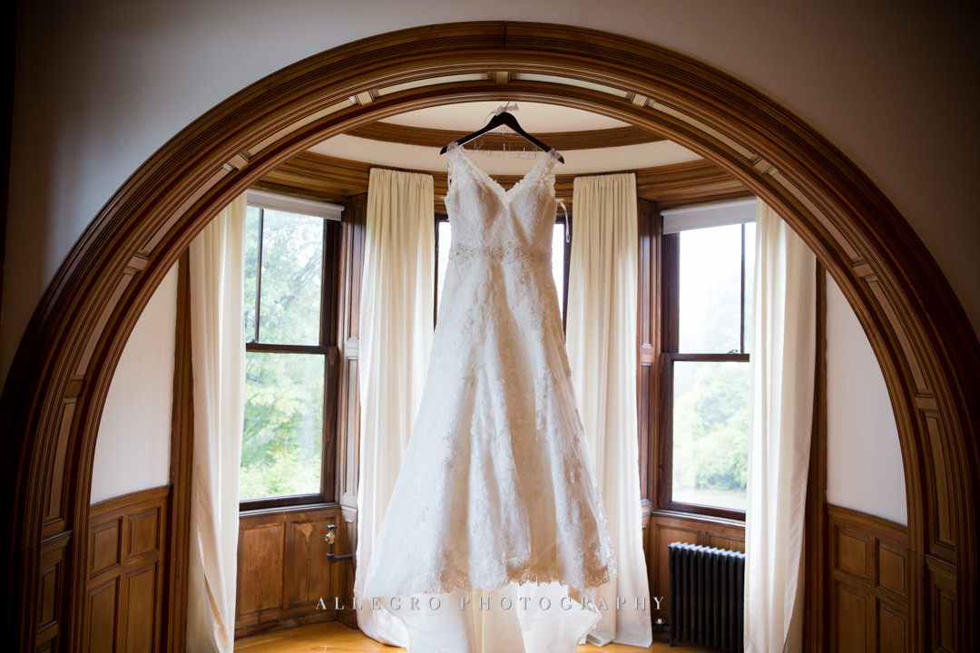 wedding dress at the stevens estate - photo by allegro photography