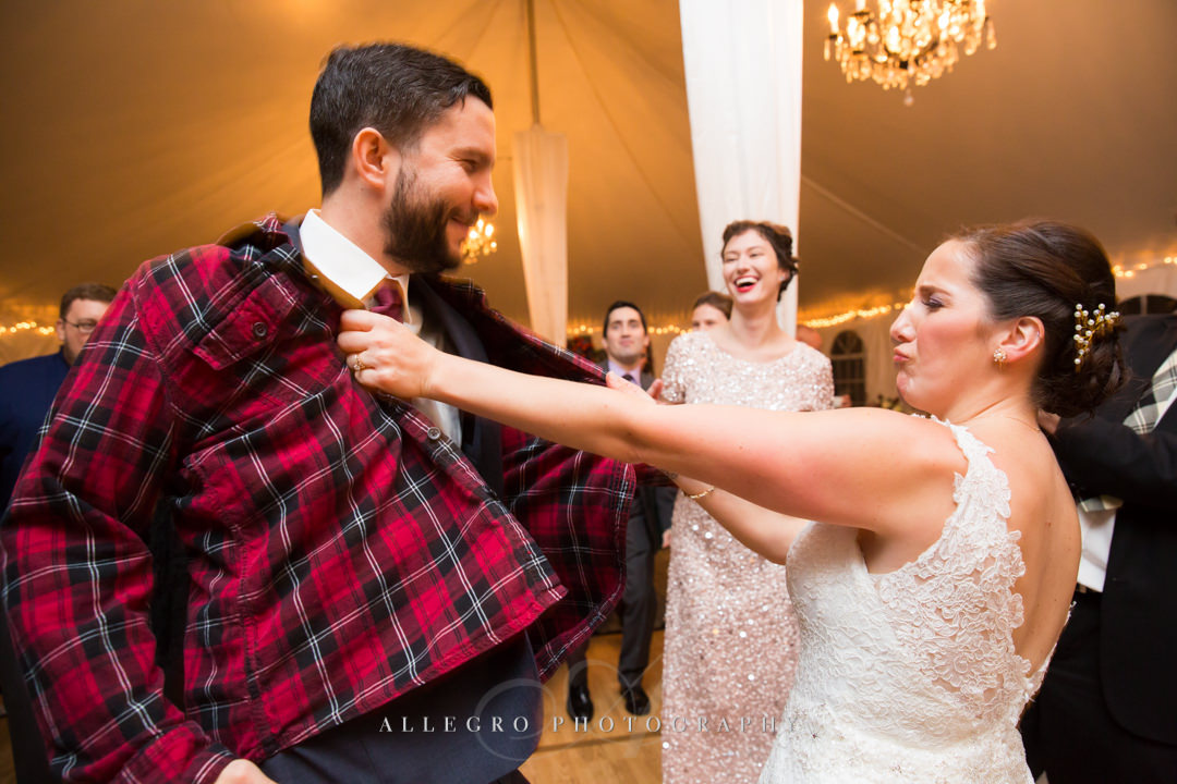 funny wedding moments at the stevens estate - photo by allegro photography