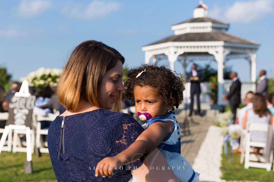 adorable cape cod wedding guest - photo by allegro photography