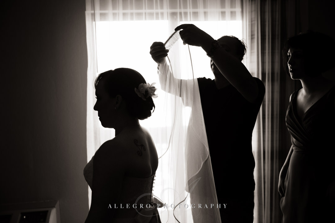 bride getting ready - photo by allegro photography