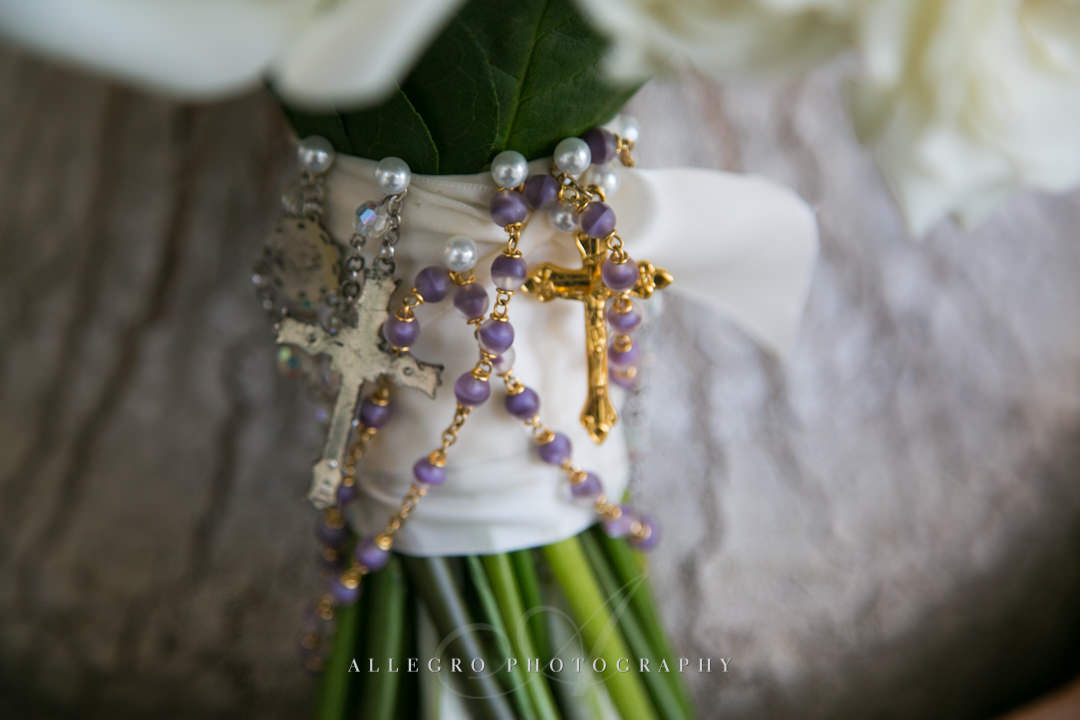 rosaries around wedding bouquet - photographed by allegro photography 
