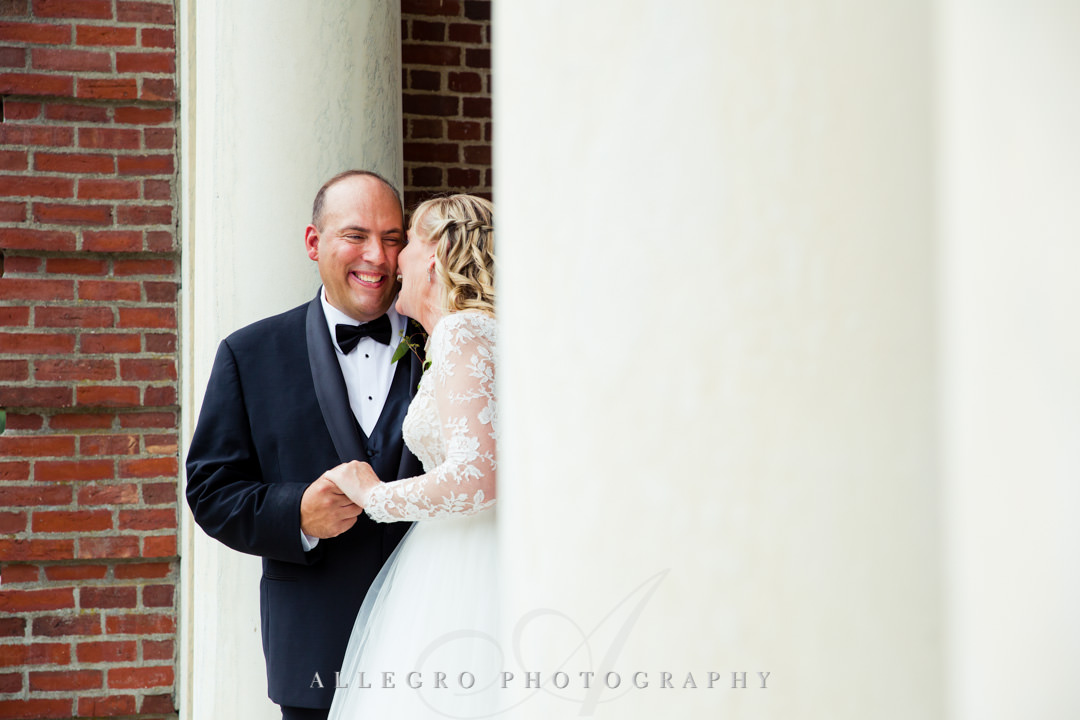Wedding couple outside | Allegro Photography
